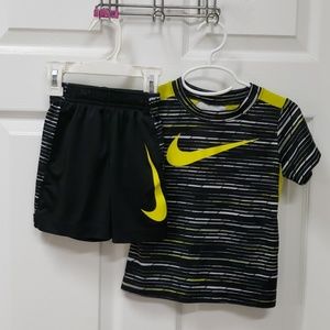 2-3  yr old Nike Dri for short set..